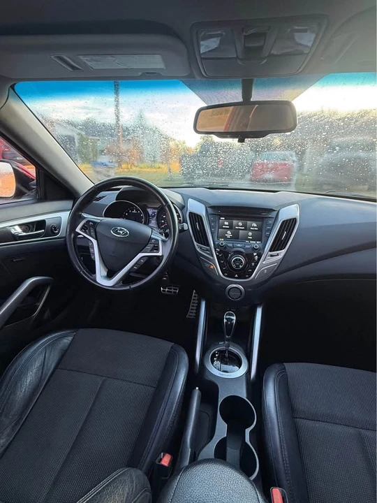 2014 Hyundai Veloster - Image 10 of 18