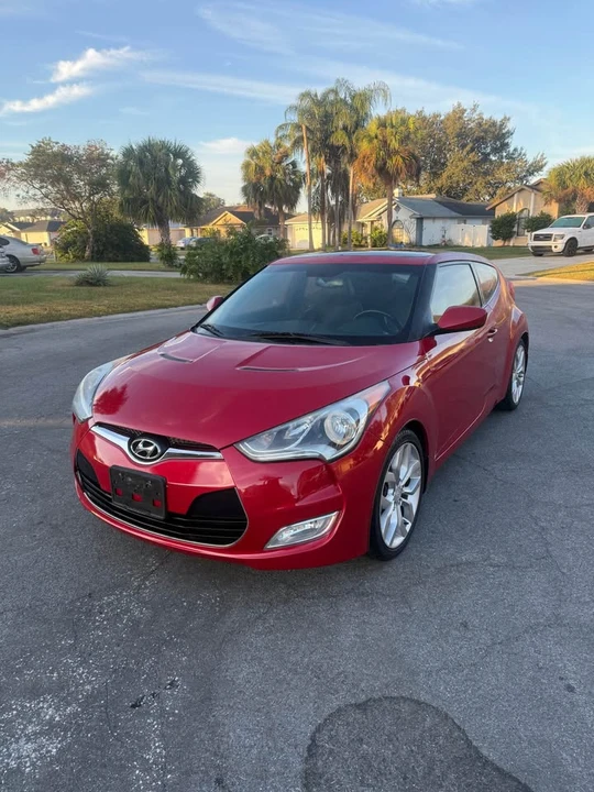 2014 Hyundai Veloster - Image 2 of 18