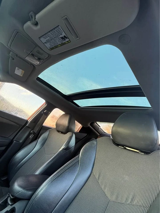 2014 Hyundai Veloster - Image 14 of 18