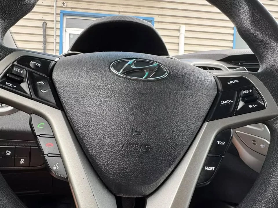 2014 Hyundai Veloster - Image 6 of 12