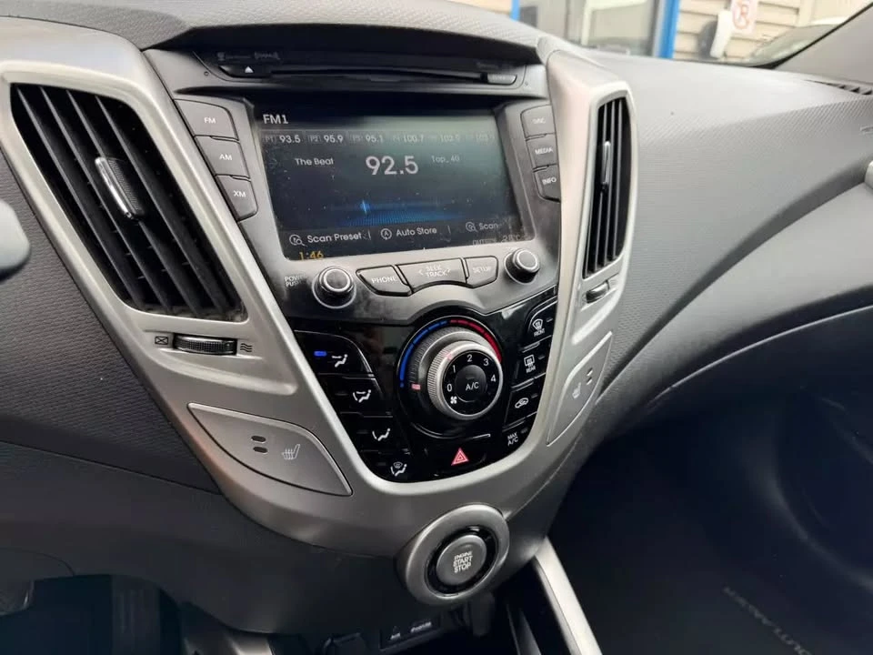 2014 Hyundai Veloster - Image 10 of 12