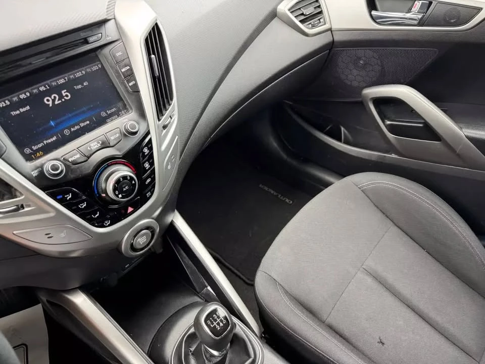 2014 Hyundai Veloster - Image 9 of 12