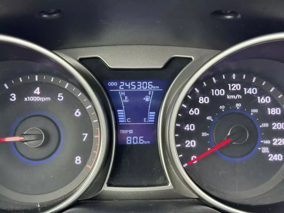 2014 Hyundai Veloster - Image 7 of 12