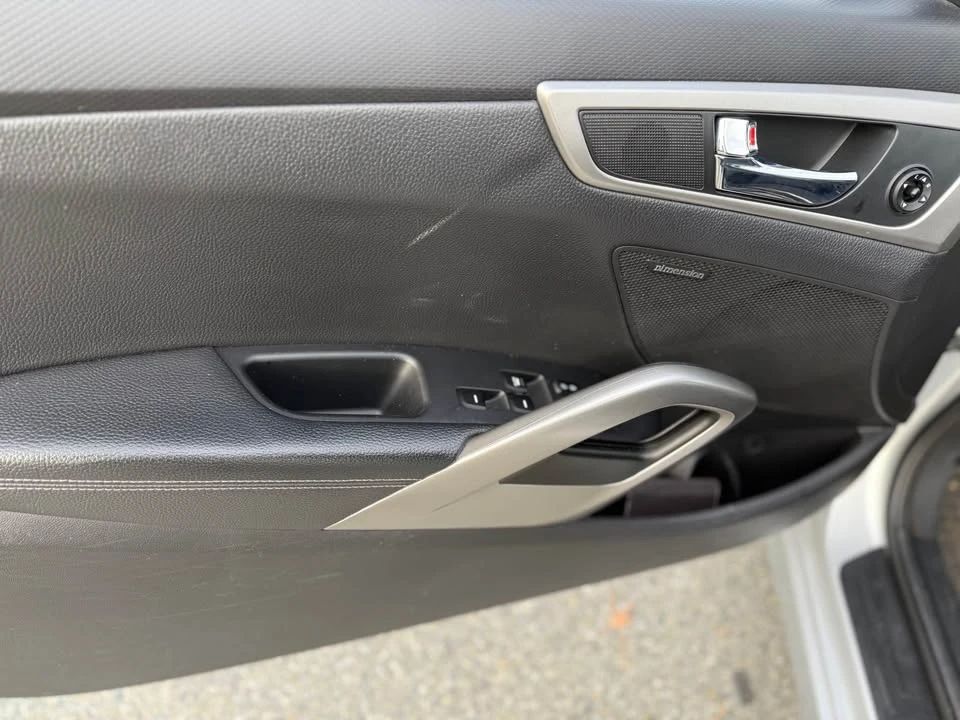 2014 Hyundai Veloster - Image 9 of 16