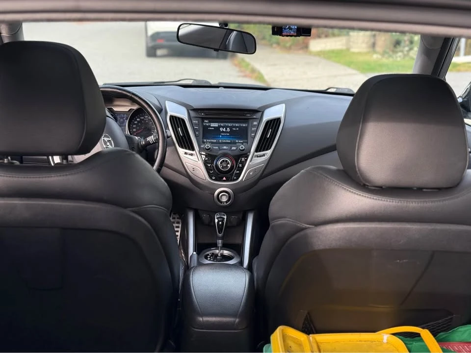 2014 Hyundai Veloster - Image 10 of 16
