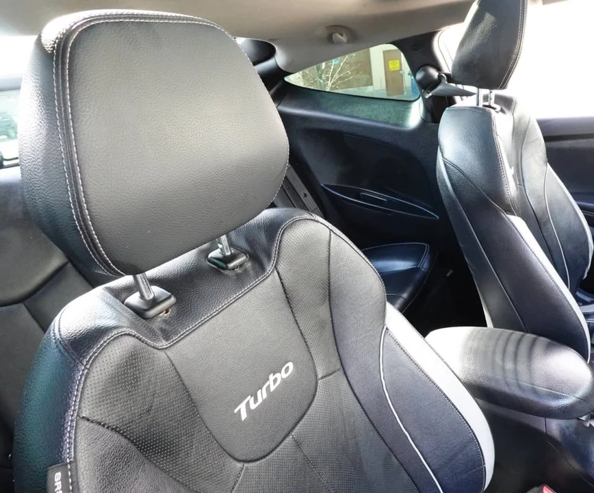 2014 Hyundai Veloster - Image 14 of 20