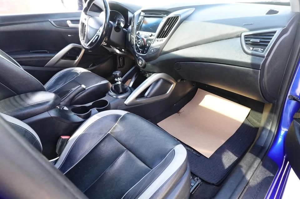 2014 Hyundai Veloster - Image 2 of 20