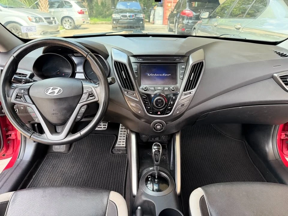 2014 Hyundai Veloster - Image 12 of 18