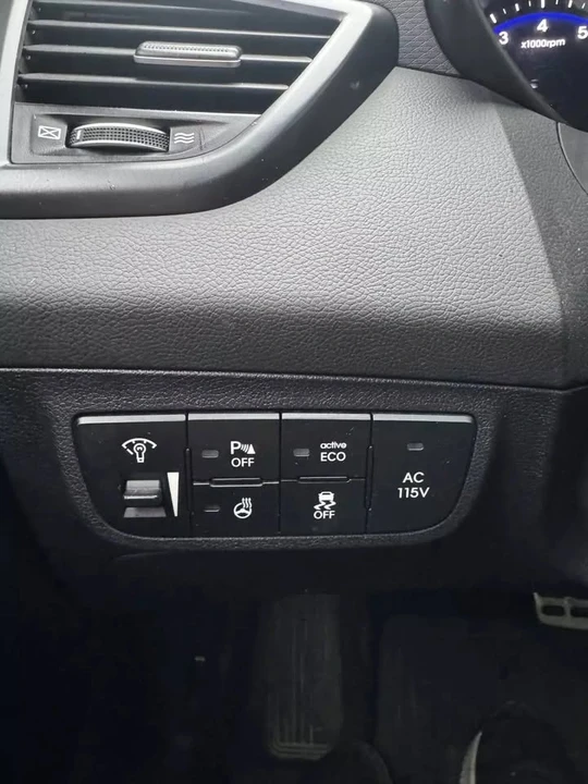 2014 Hyundai Veloster - Image 11 of 14