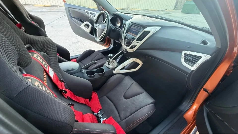 2014 Hyundai Veloster - Image 14 of 17