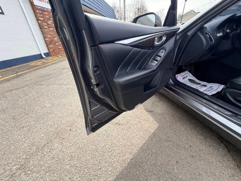 2014 Infiniti Q50 - Image 10 of 12