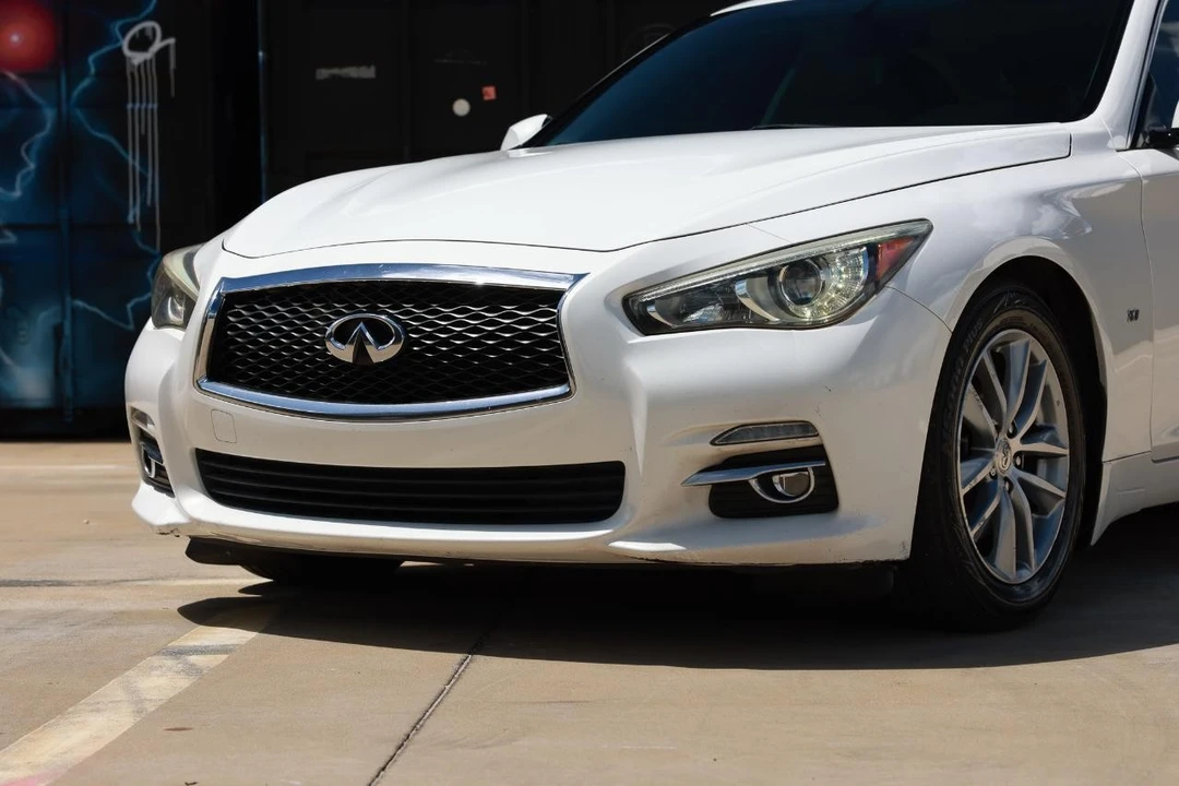 2014 Infiniti - Image 27 of 31