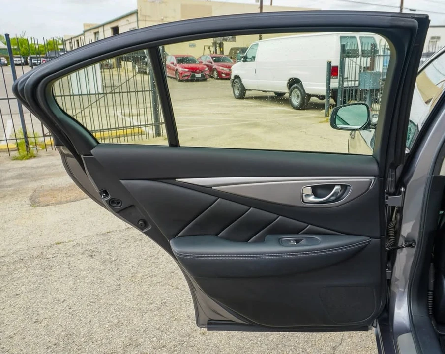 2014 Infiniti Q50 - Image 13 of 20
