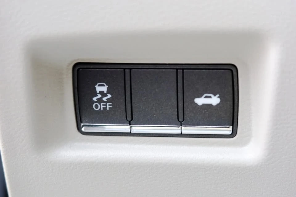 2014 Infiniti Q50 - Image 7 of 20