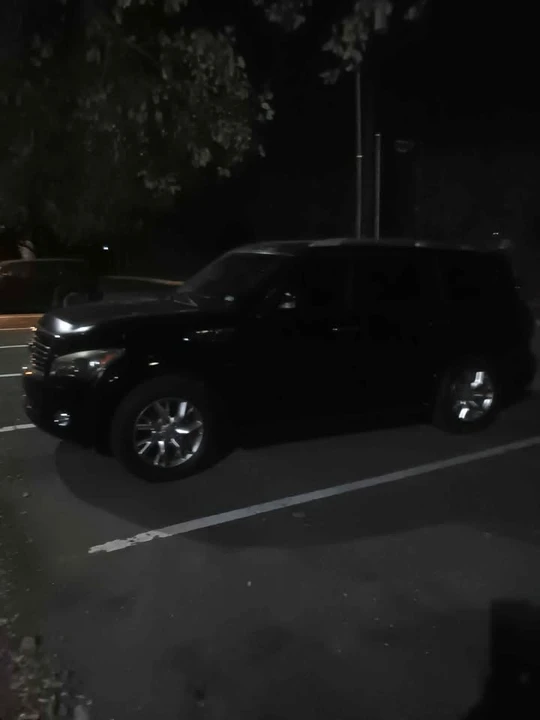 2014 Infiniti QX80 - Image 2 of 4