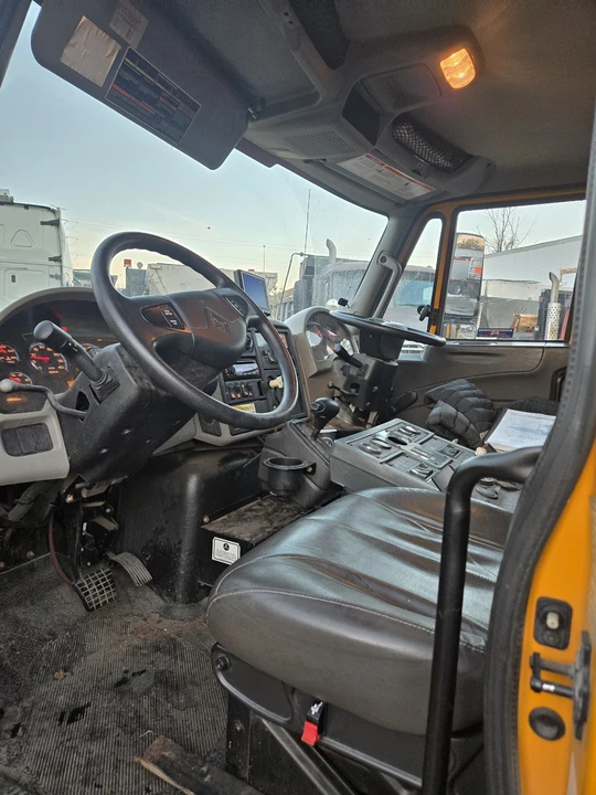2014 International 4300 - Image 18 of 18