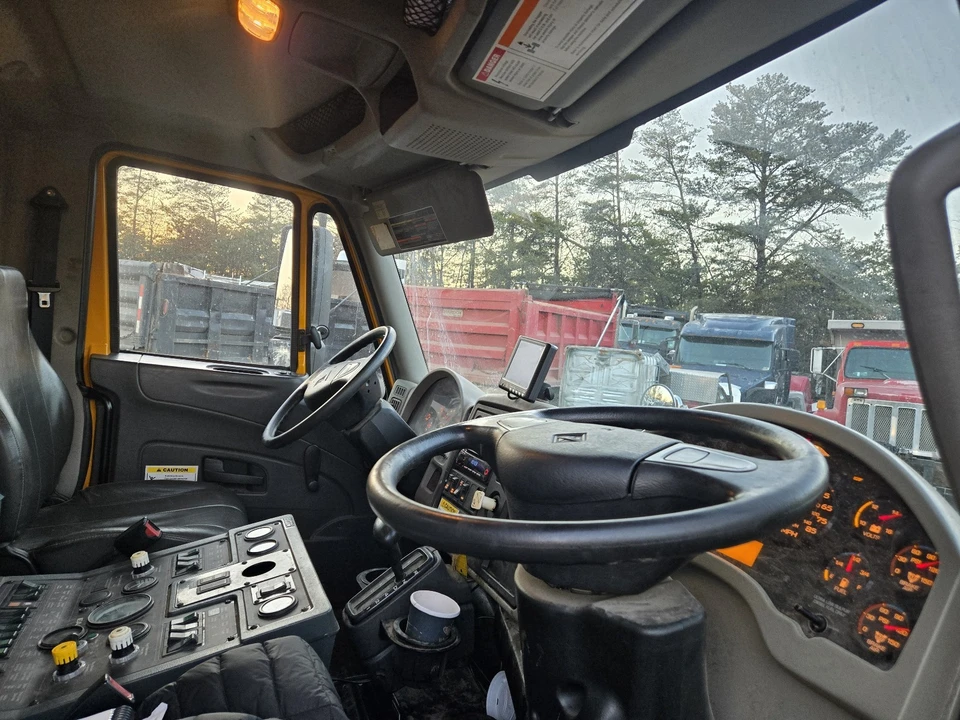 2014 International 4300 - Image 11 of 18