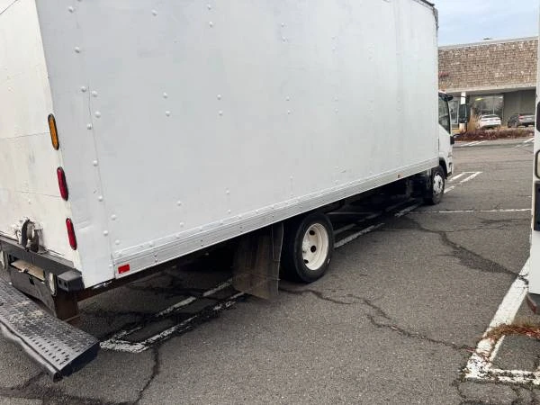 2014 Isuzu Elf - Image 2 of 5