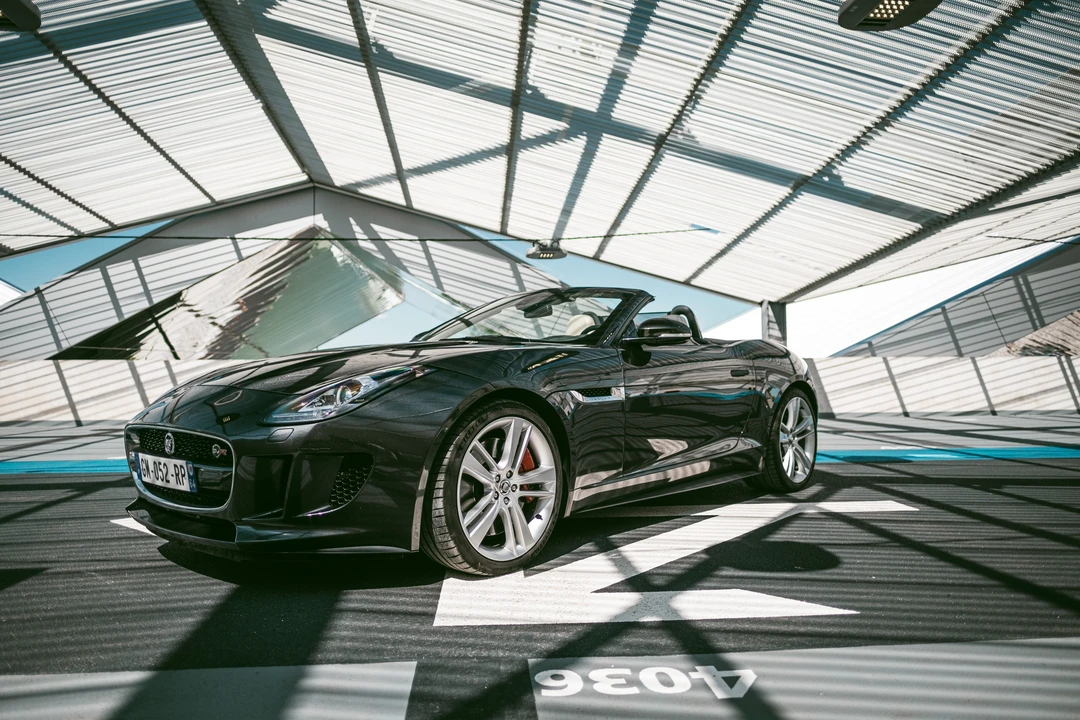 2014 Jaguar F-Type 1st Gen - Image 17 of 31