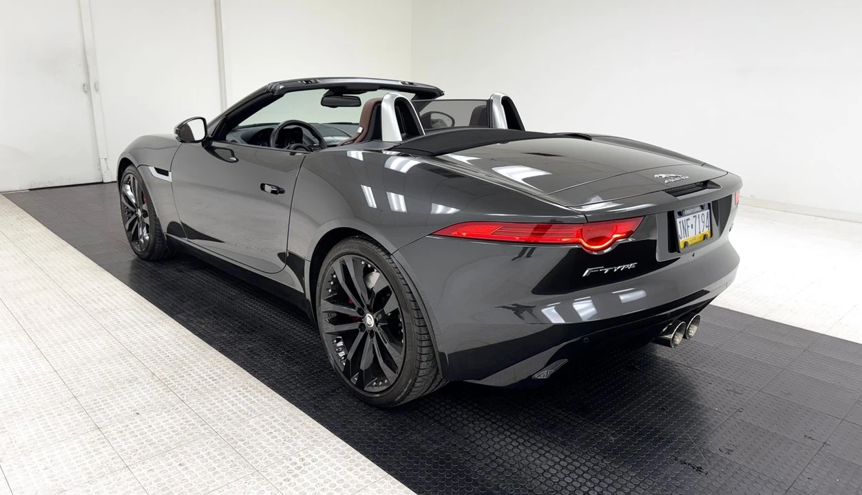 2014 Jaguar - Image 6 of 31