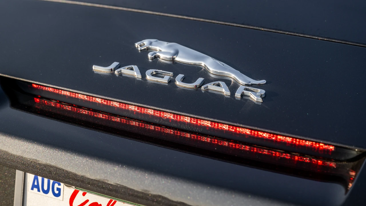 2014 Jaguar F-Type 1st Gen - Image 27 of 31