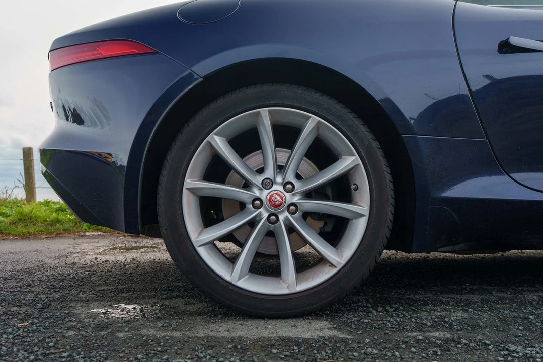 2014 Jaguar F-Type 1st Gen - Image 27 of 30