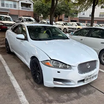 2014 Jaguar XF Luxury Sedan 4D