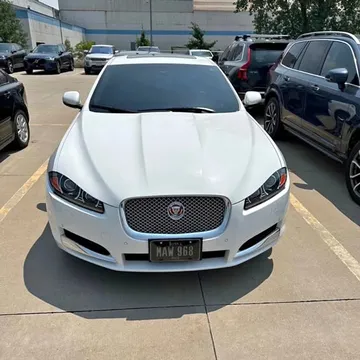 2014 Jaguar XF Luxury Sedan 4D