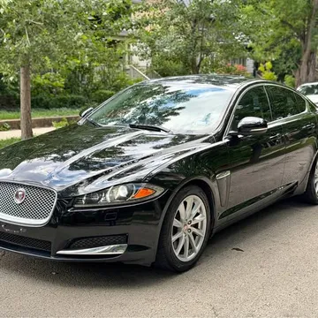 2014 Jaguar XF Sedan 4D