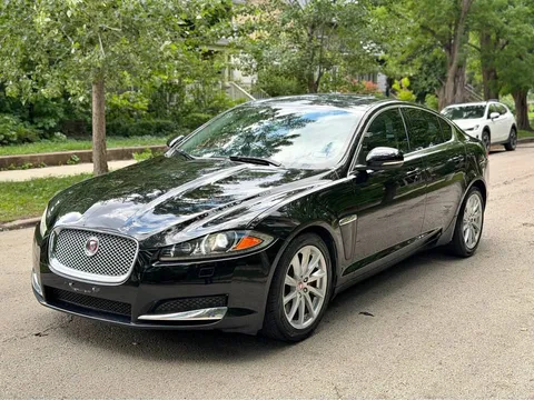 2014 Jaguar XF Sedan 4D