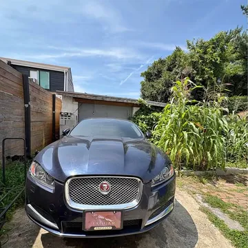 2014 Jaguar XF XF Premium Sedan 4D