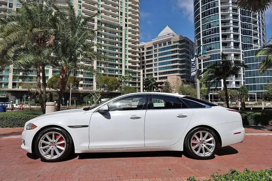 2014 Jaguar XJ AWD Portfolio Sedan