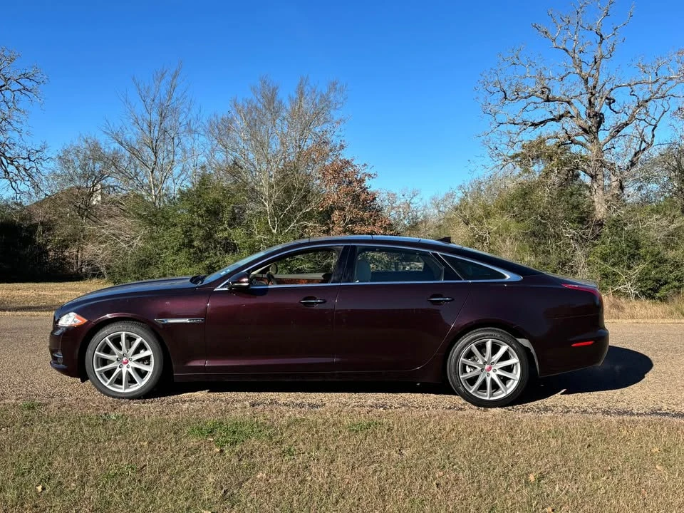 2014 Jaguar XJ Series 4 - Image 3 of 12