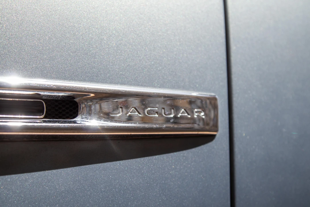 2014 Jaguar X351 XJR - Image 14 of 31