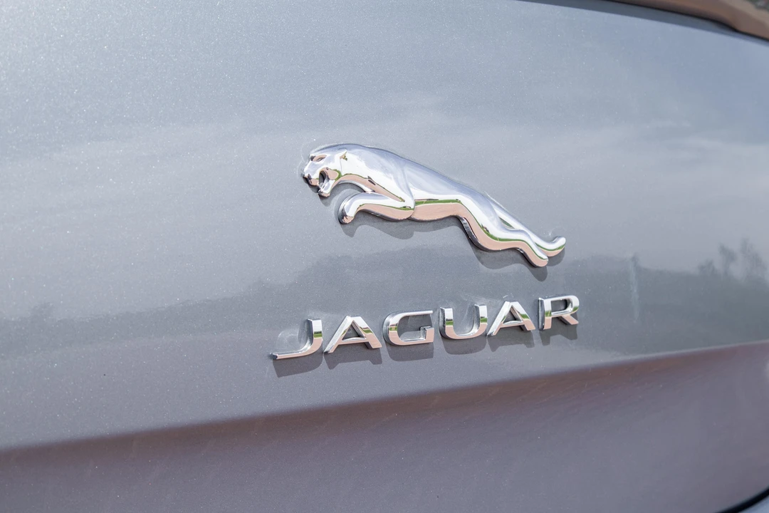 2014 Jaguar X351 XJR - Image 19 of 31