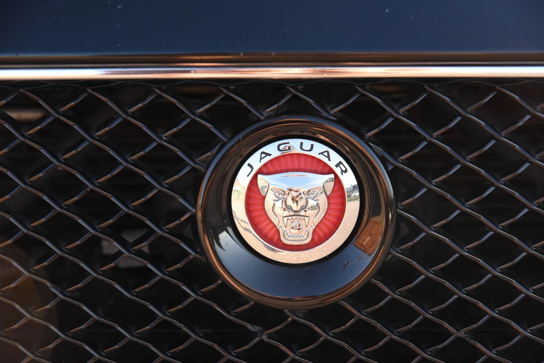 2014 Jaguar X351 XJR - Image 13 of 31