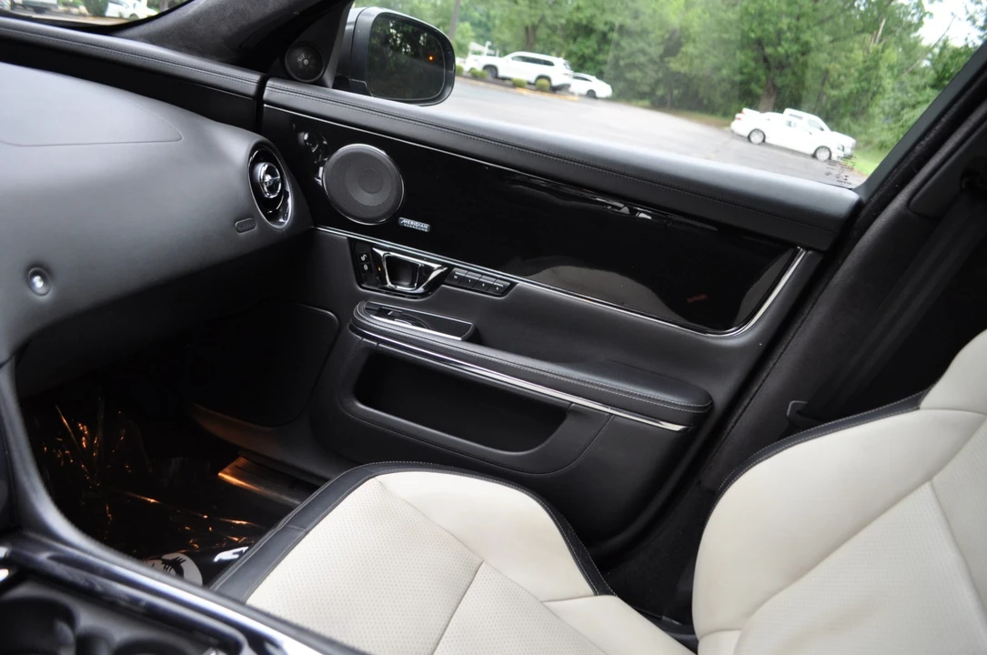 2014 Jaguar X351 XJR - Image 14 of 31