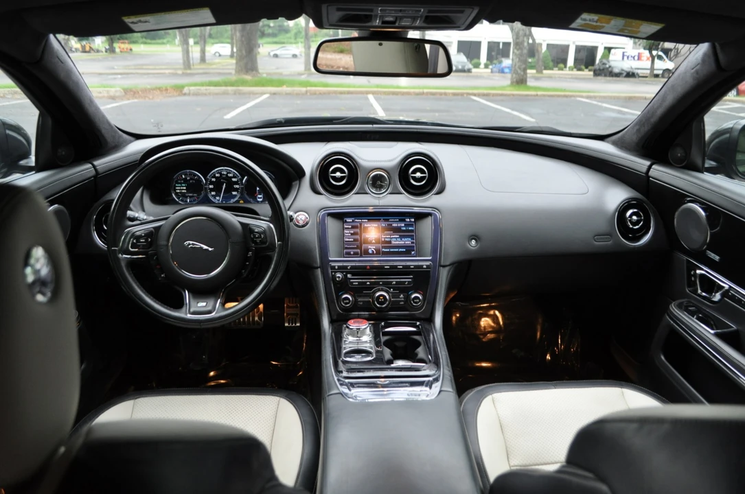 2014 Jaguar X351 XJR - Image 15 of 31
