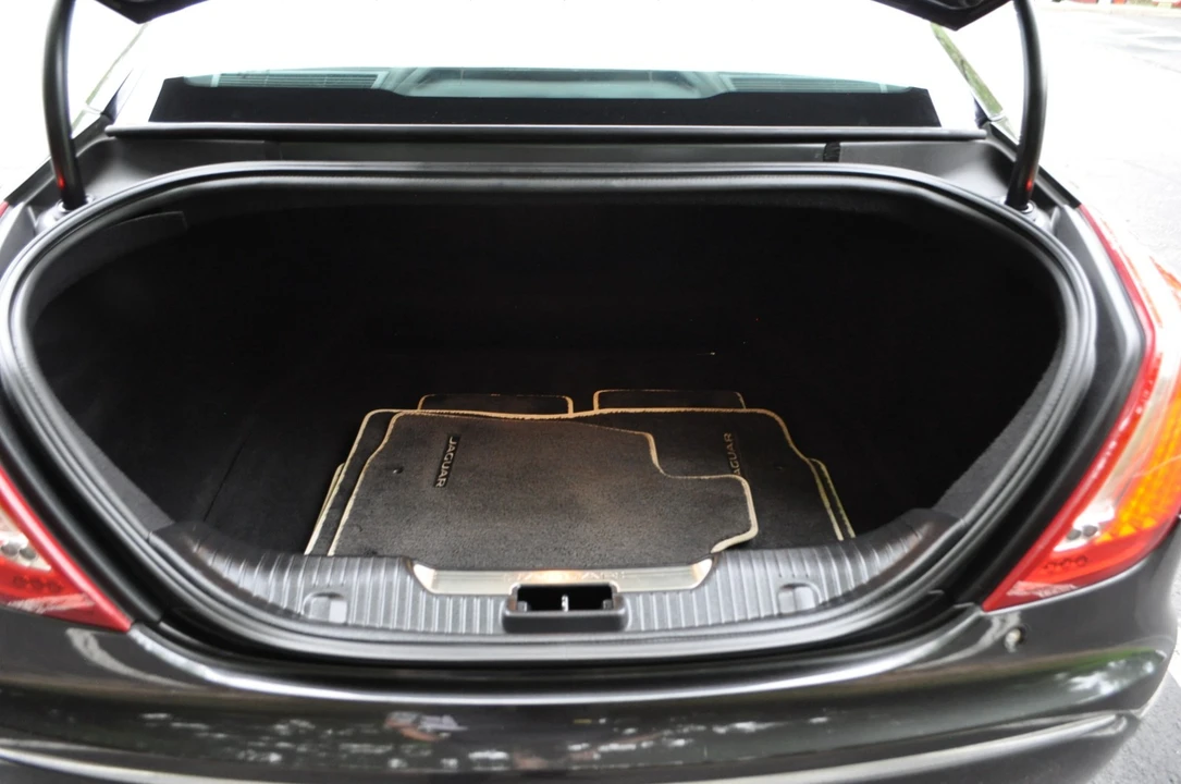 2014 Jaguar X351 XJR - Image 28 of 31