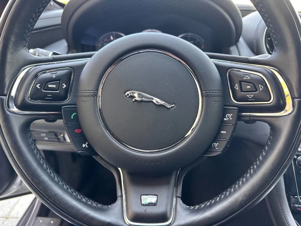 2014 Jaguar - Image 16 of 24