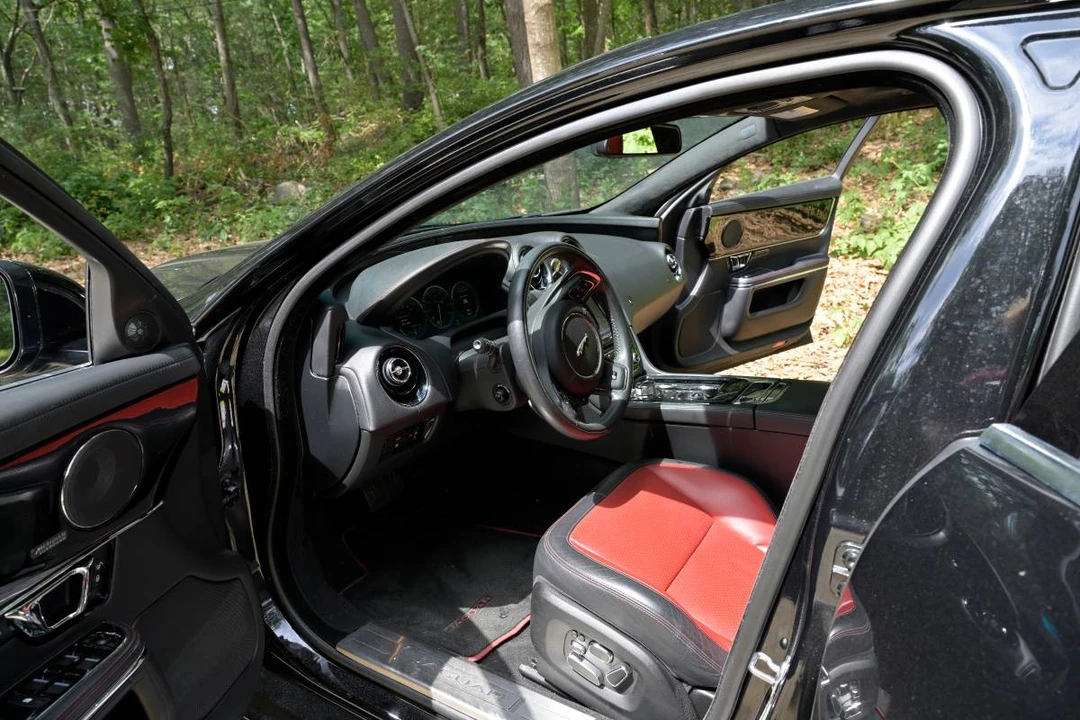 2014 Jaguar X351 XJR - Image 9 of 24