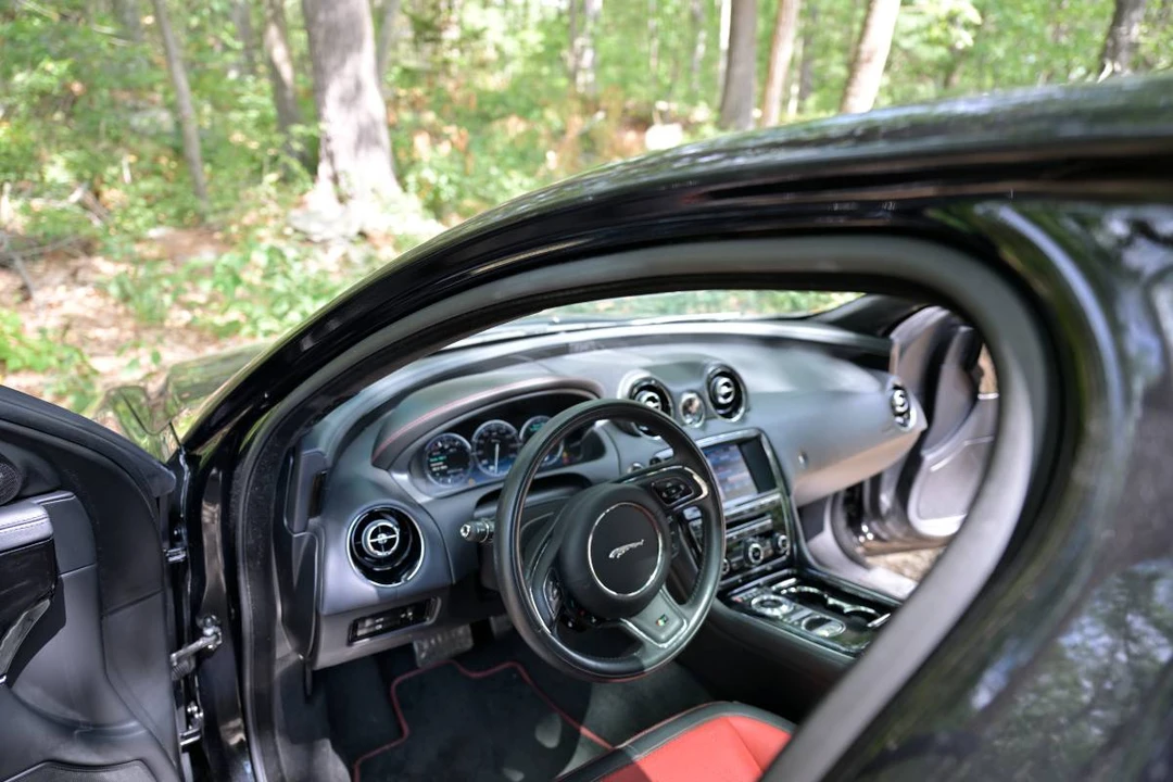 2014 Jaguar X351 XJR - Image 10 of 24