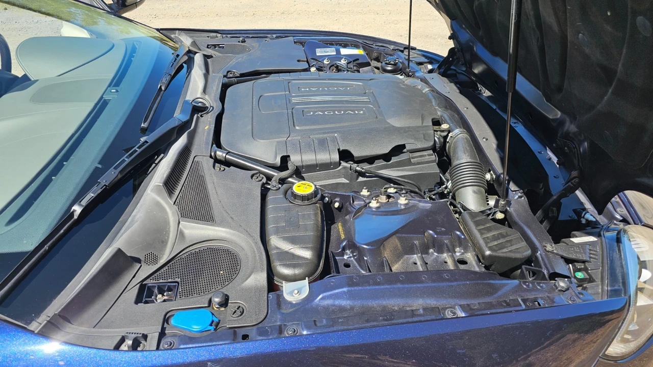 2014 Jaguar X150 XK - Image 4 of 18