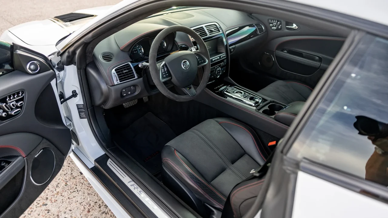 2014 Jaguar X150 XKR - Image 2 of 31