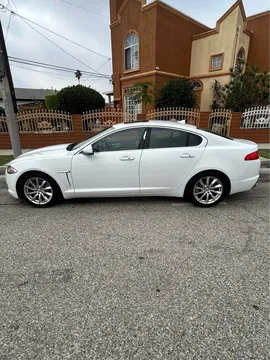 2014 Jaguar XF Luxury Sedan
