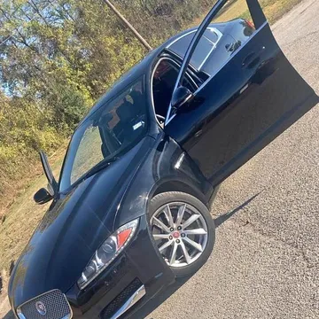2014 Jaguar XF Luxury Sedan