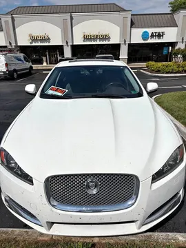 2014 Jaguar XF Luxury Sedan