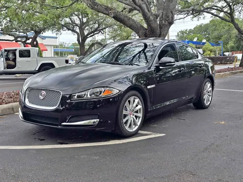 2014 Jaguar XF Premium Luxury Sedan