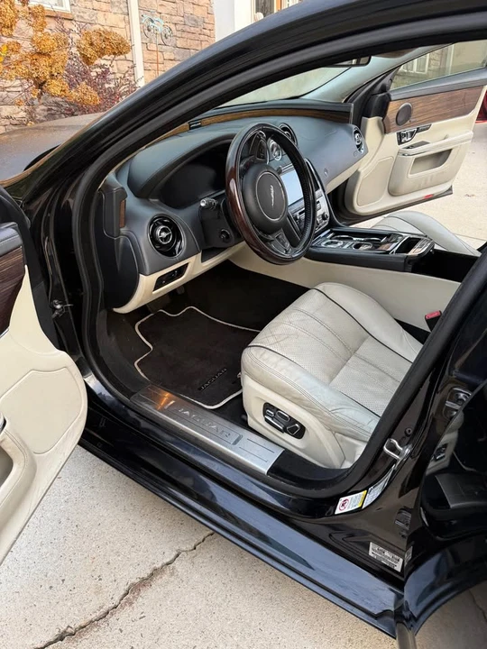 2014 Jaguar XJ Series 4 - Image 3 of 12