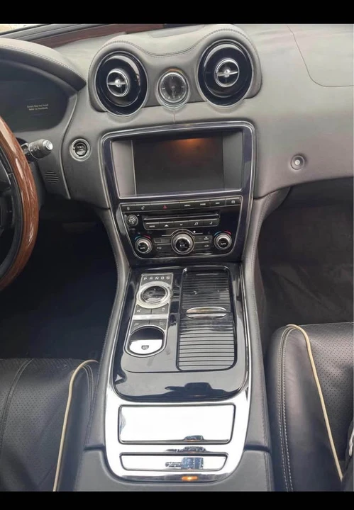 2014 Jaguar X351 XJR - Image 7 of 14